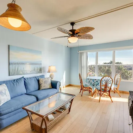 South Padre Island Condo - Walk To Beaches!
